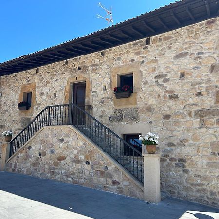 Apartamentos San Roque Arenas De Cabrales Exteriör bild