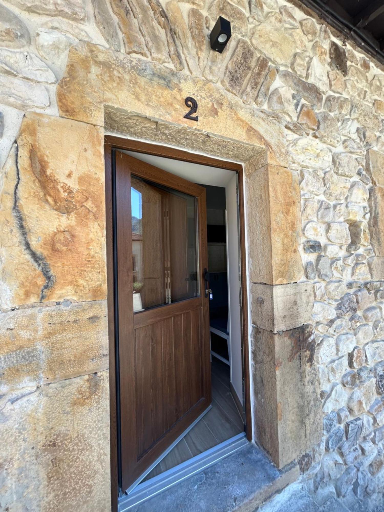 Apartamentos San Roque Arenas De Cabrales Exteriör bild